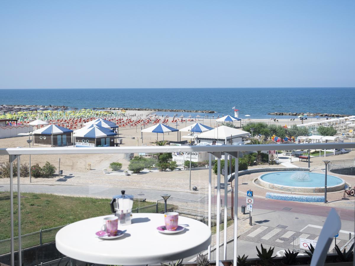 Solemare Hotel E Residence Misano Adriatico Exterior foto